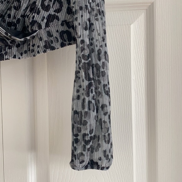 Dynamite Leopard Blouse (Size S) - Picture 3 of 4